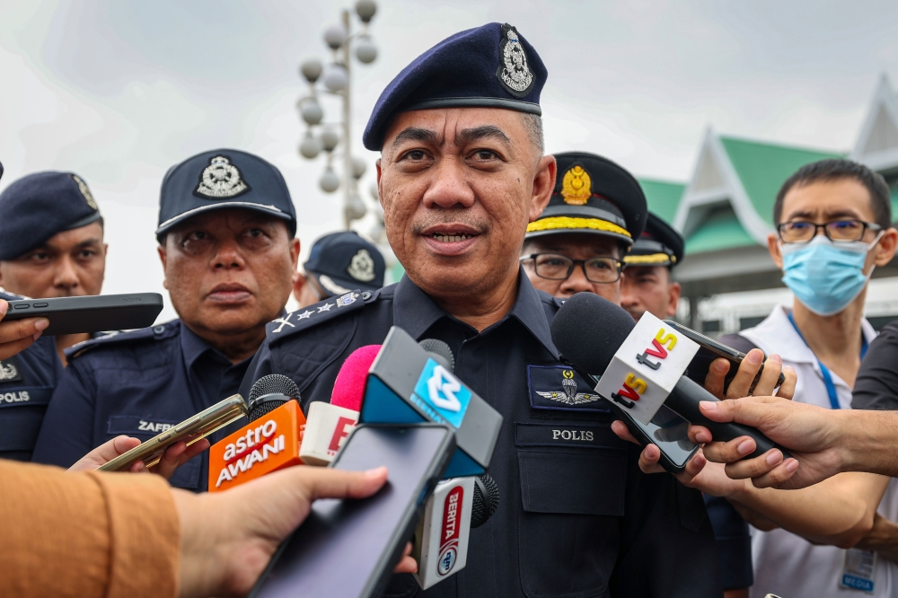 Married couple among seven arrested as police seize 2.8kg of MDMA in Perak raids