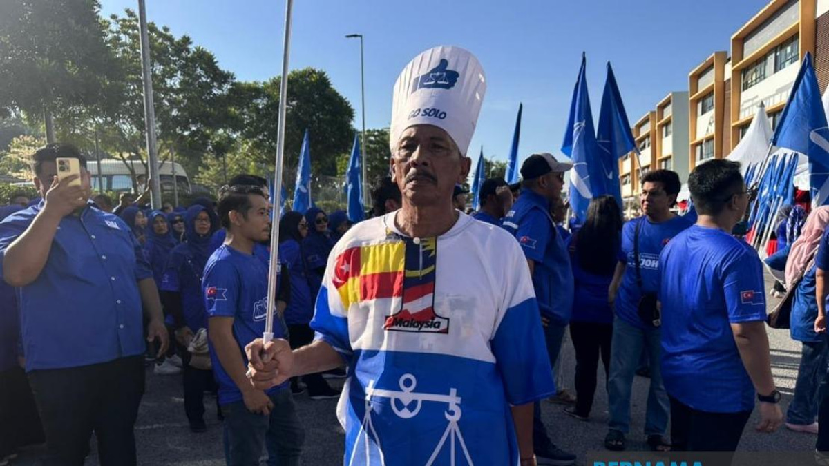 Selangor Retiree Spends RM550 to Support Onn Hafiz at Johor Polls