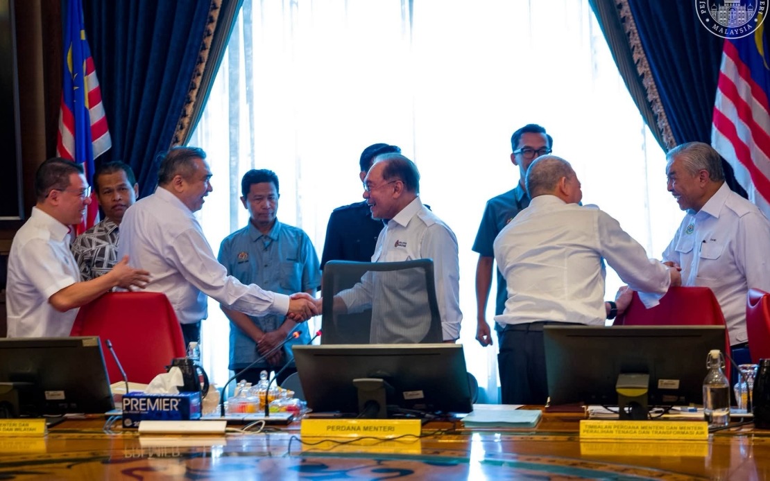 Anwar's Unity Message Strikes Chord As PH, BN Compete In Negeri Sembilan