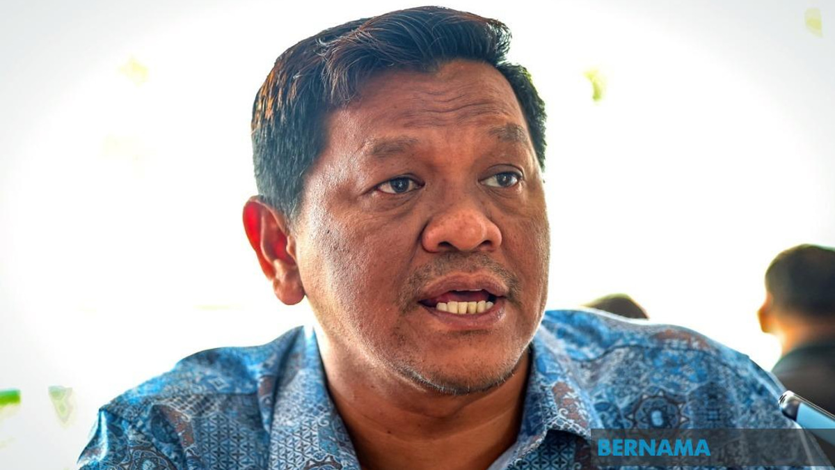200 Renggam Motorcyclists Receive RM5 Fuel Vouchers in Government Outreach Drive