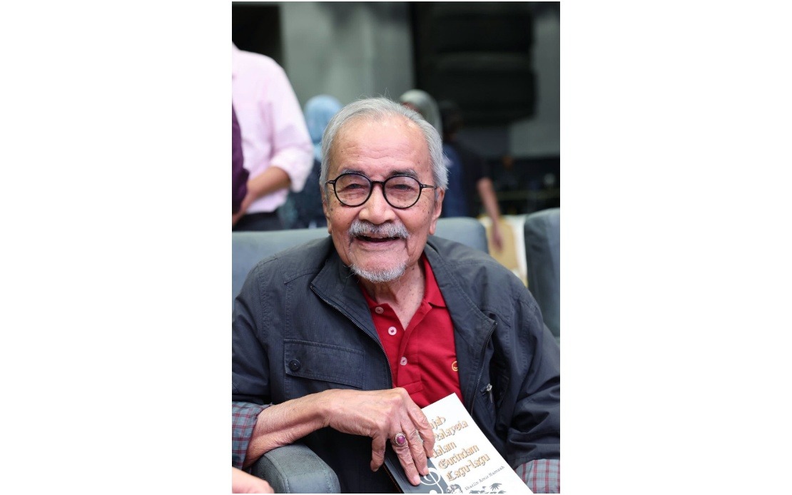PM Anwar Pays Tribute to Veteran Filmmaker Rahim Razali on His 87th Birthday