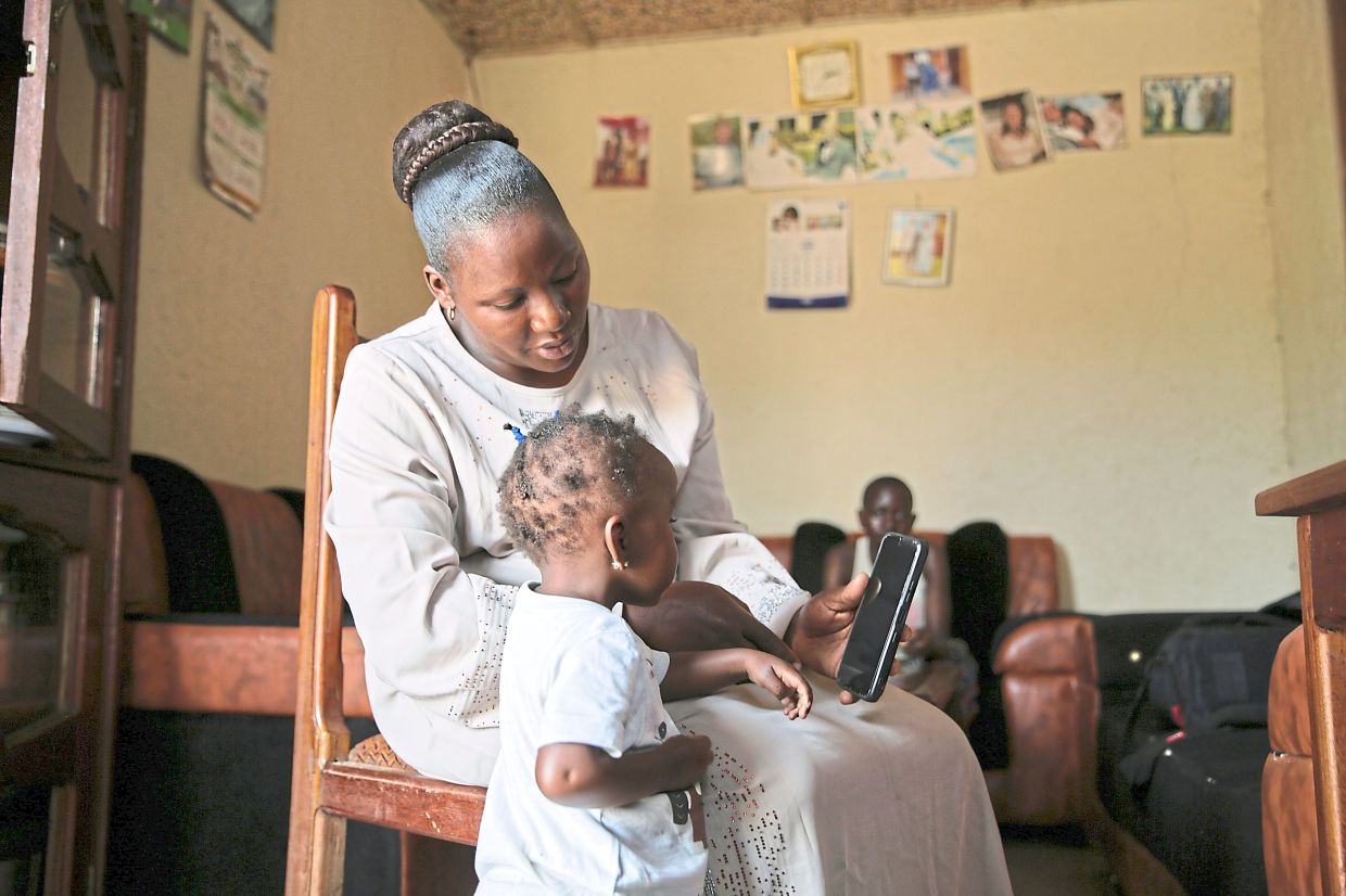 Survivors of Congo's Deadliest Ebola Outbreak Warn Against Repeating Past Mistakes