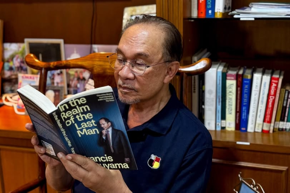 PM Anwar Ibrahim Discharged After Hernia Surgery, Returns Home