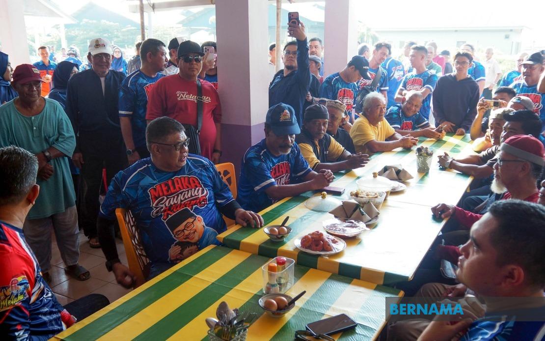 Melaka Equips Fishermen with PERKESO Coverage and Fish-Finding Technology