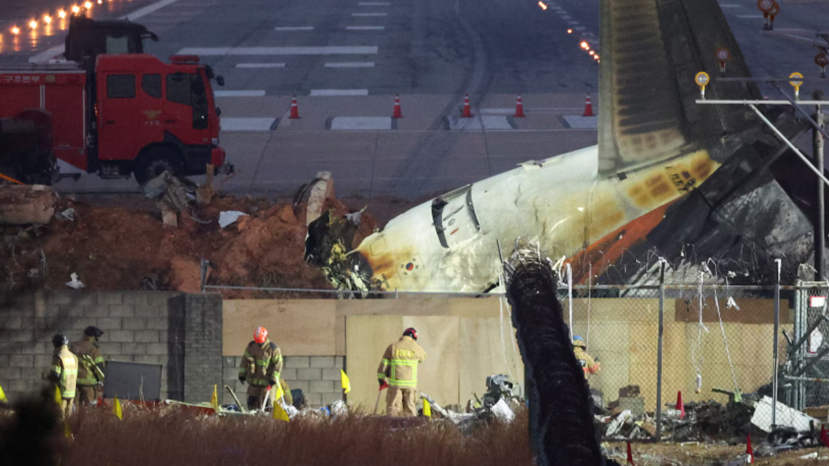 South Korean police raid airport authority and transport ministry over Jeju Air disaster investigation