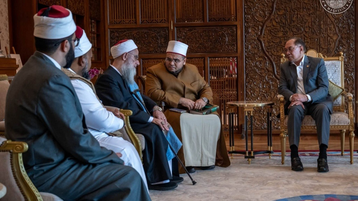 PM Anwar Receives Visit from Distinguished Egyptian Islamic Scholar