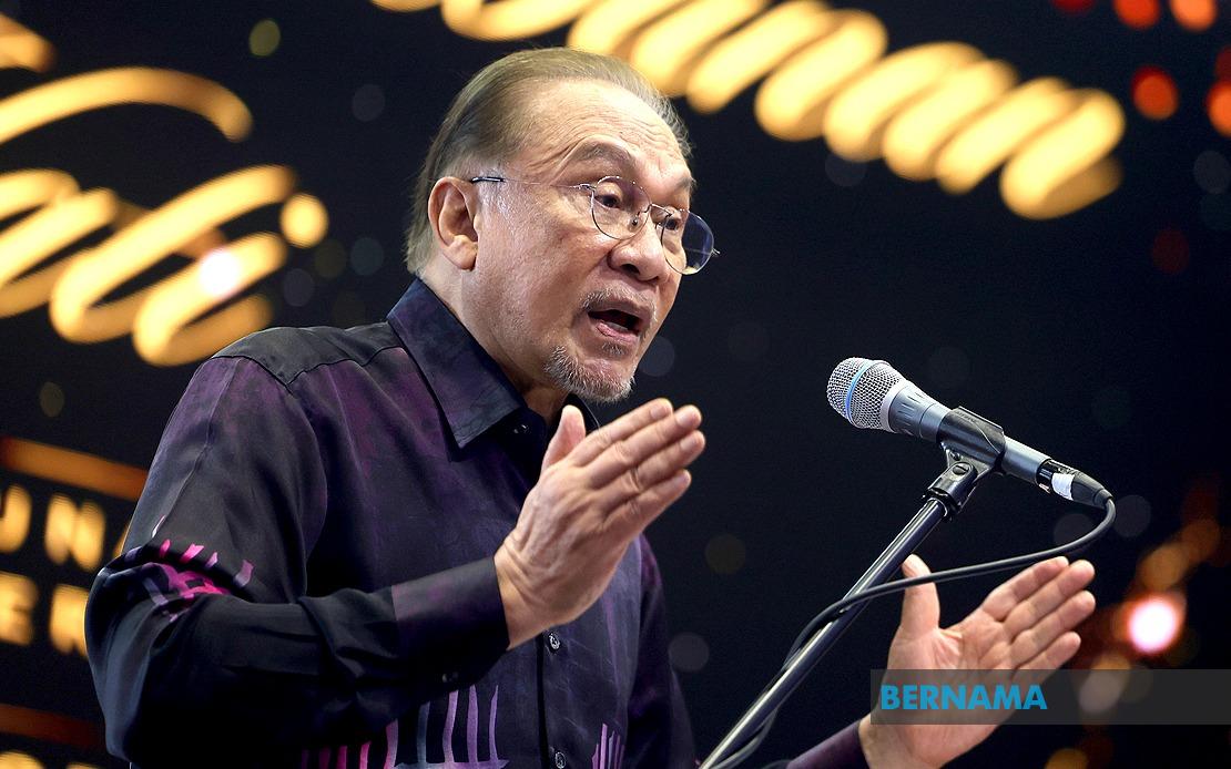 Anwar Urges Malaysians to Reject Racial Divisions, Strengthen National Unity