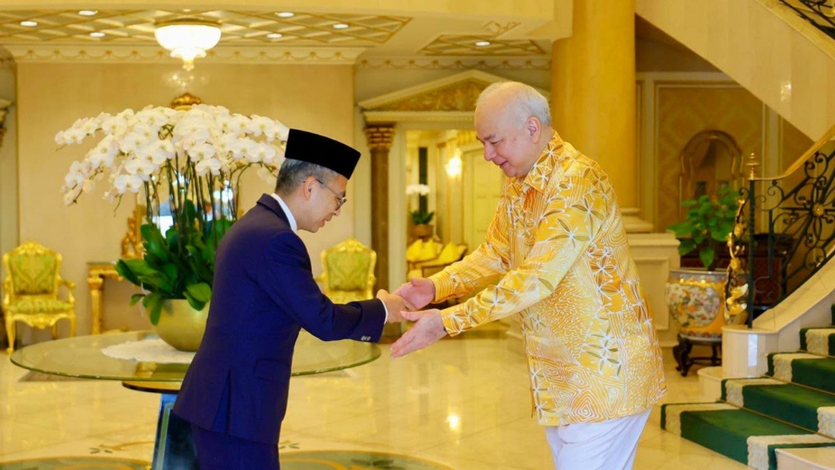 Perak Ruler Receives Briefing on State's Communication Infrastructure Expansion
