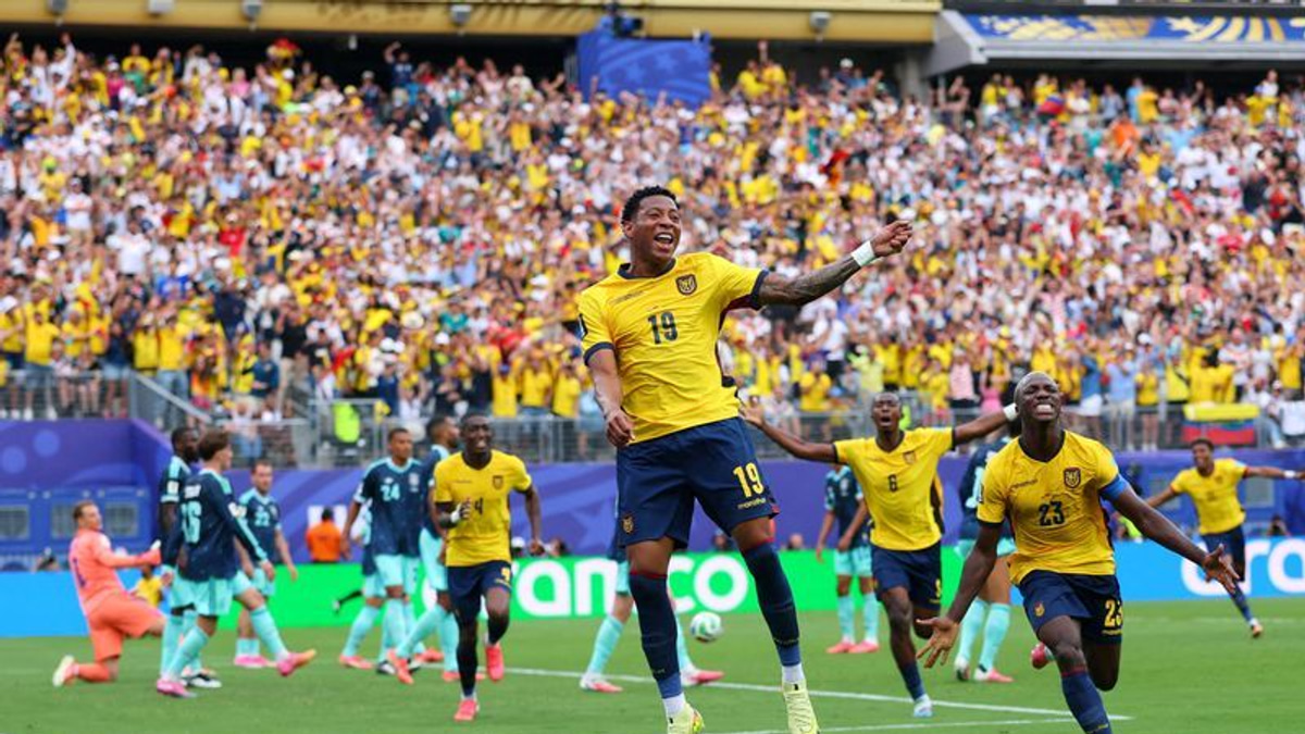 Ecuador Stuns Germany to Clinch World Cup Knockout Berth in Dramatic Group Stage Finale