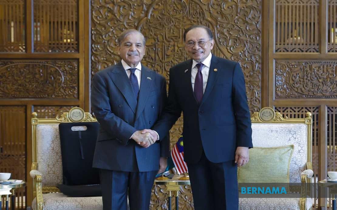 Pakistani PM Shehbaz Sharif Extends Well-Wishes to Anwar Ibrahim for Medical Procedure