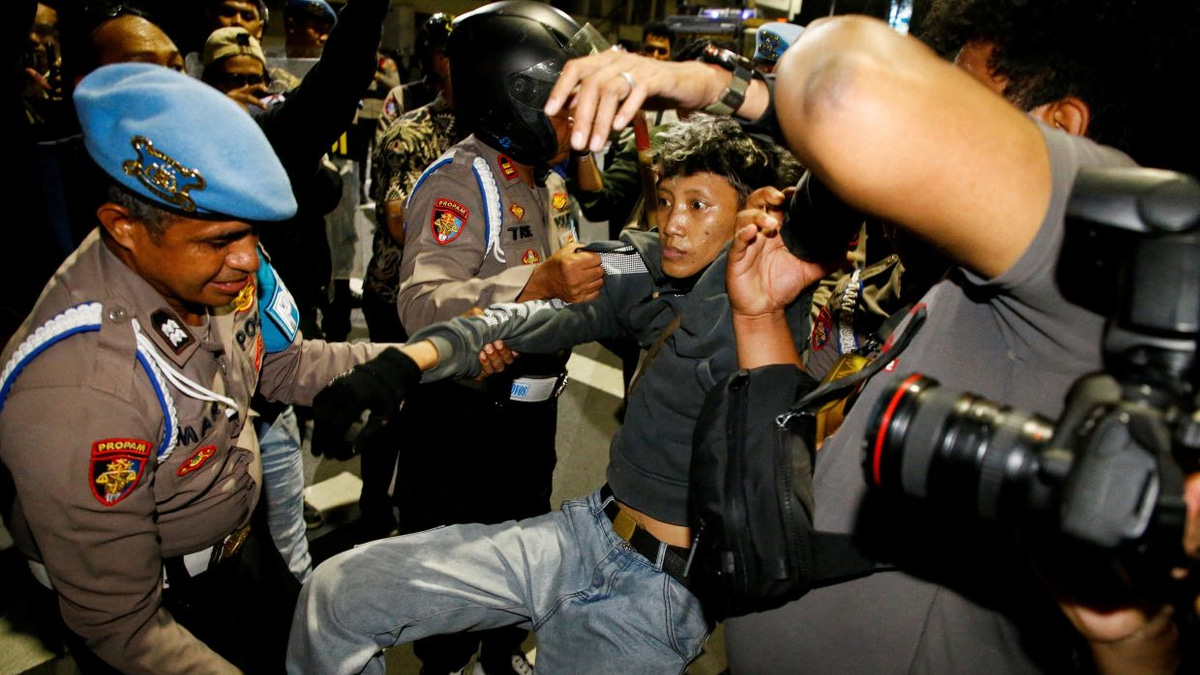 Indonesia Charges Four After Anti-Government Protest in Surabaya