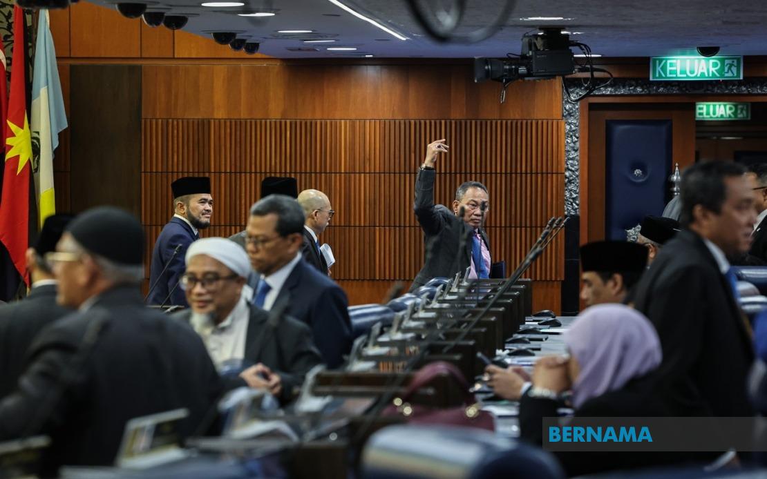 Anwar Dismisses Opposition's Tabung Haji Criticism as Political Theatre
