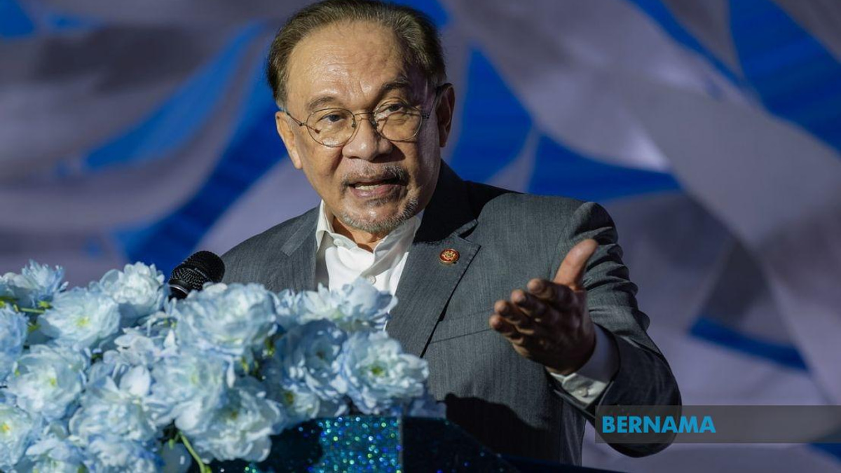 Malaysia Will Immediately Deport Any Israelis Found in Country, PM Anwar Says