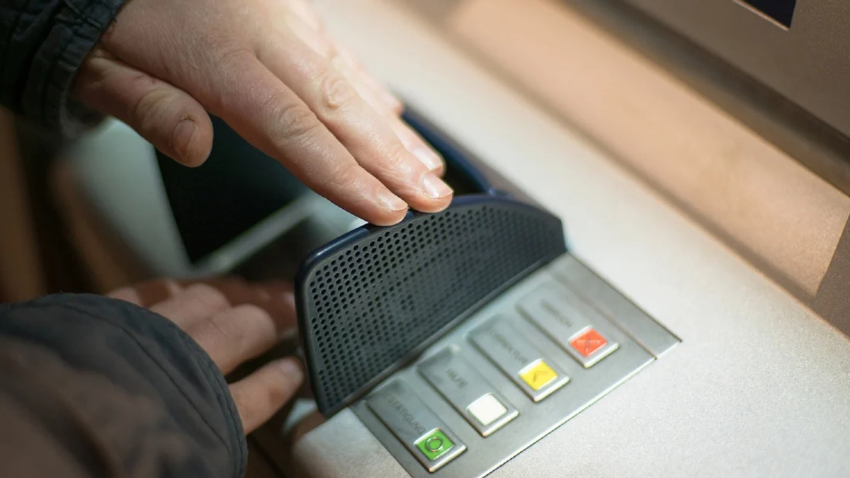 Three Malaysians Held in Singapore Over Alleged Scam Collection Operation