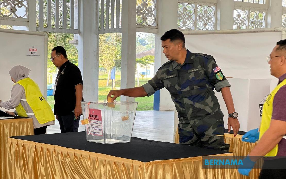 Nearly 25,000 Security Personnel and Military Staff Cast Early Votes in Johor Election