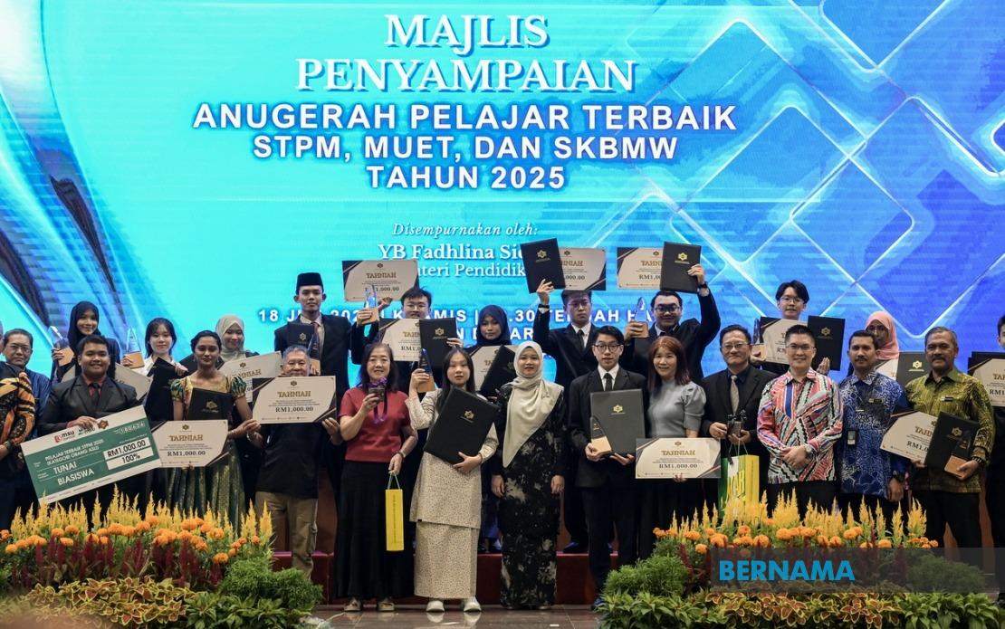 18 Top STPM Students To Receive Public University Scholarships In New Government Initiative