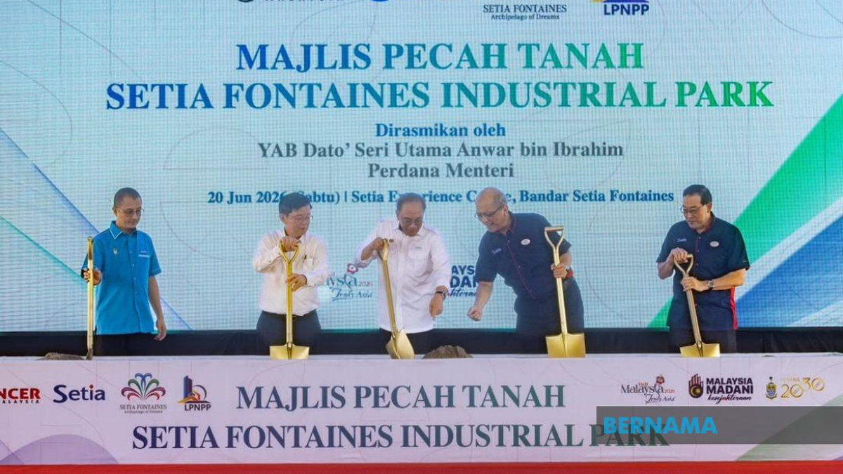 Development Must Benefit All Income Groups, Anwar Insists at Industrial Park Launch