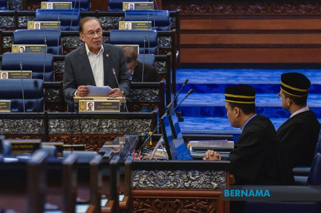 PM Anwar Clarifies Government Position on FELDA Programme Restrictions