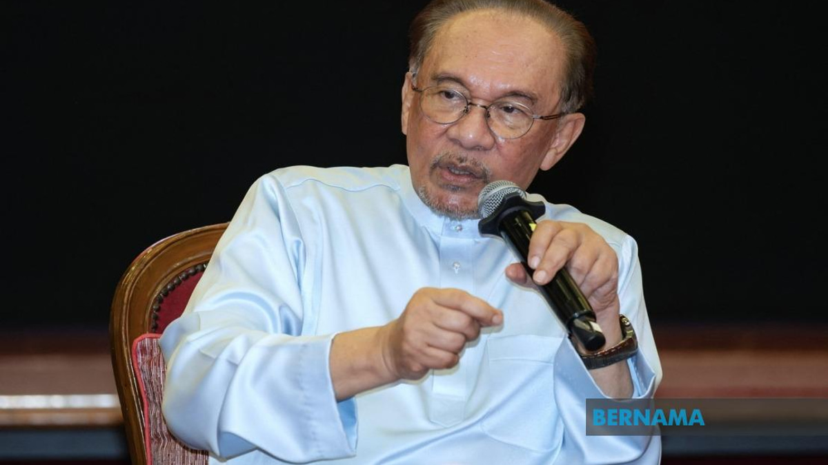 Anwar Escalates Felda Crisis To Prabowo As RM2.5 Billion Indonesia Investment Hangs In Court