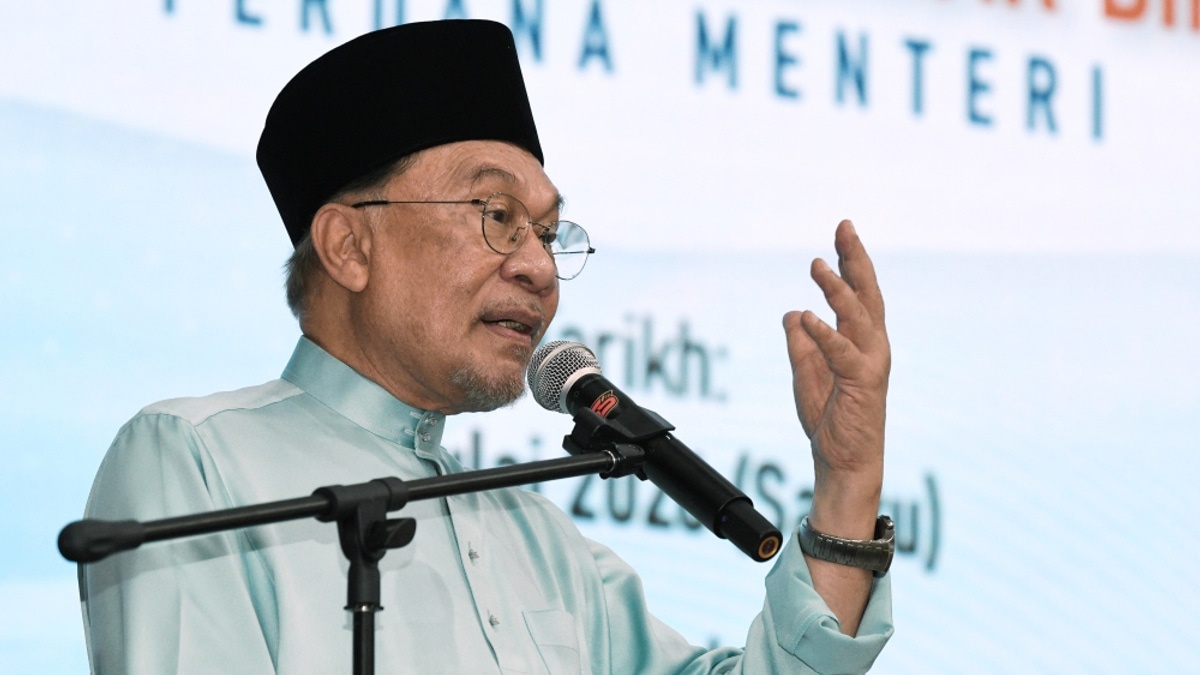 PM Anwar Rebukes Kedah MB Sanusi Over Divisive Remarks, Urges National Cohesion