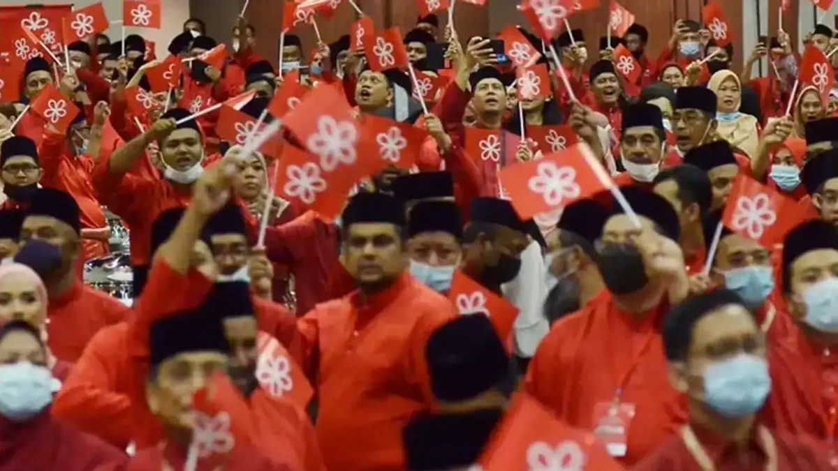 Bersatu's Coalition Role Under Fire as PAS Official Questions Viability