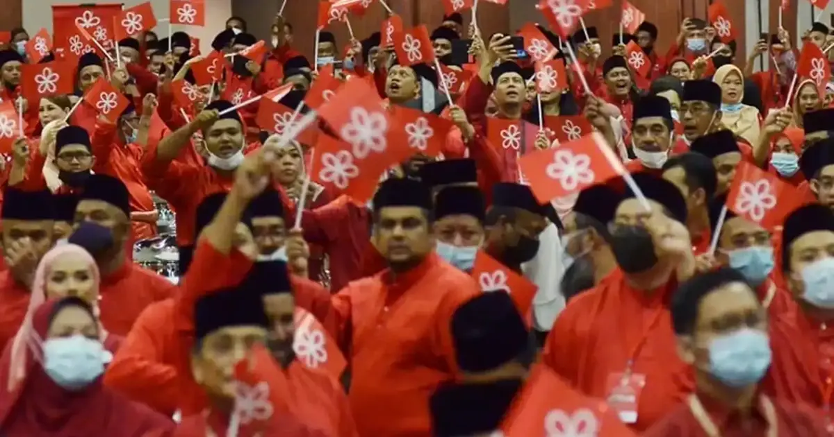 Bersatu's Coalition Role Under Fire as PAS Official Questions Viability